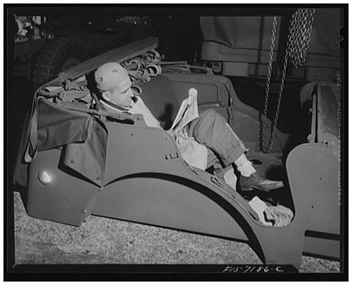 Photo: Arthur S. Siegel, 1942. Chrysler Corporation Dodge truck plant